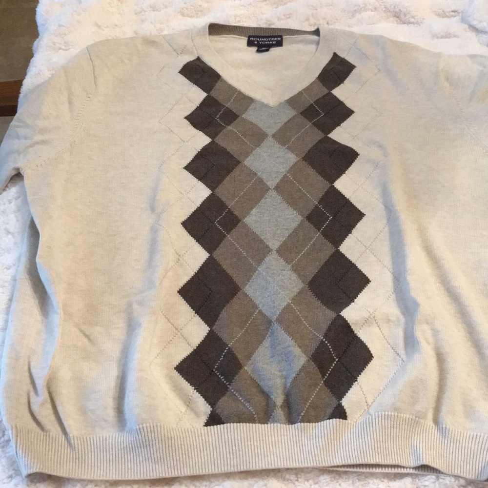 ROUNDTREE & YORK SWEATER